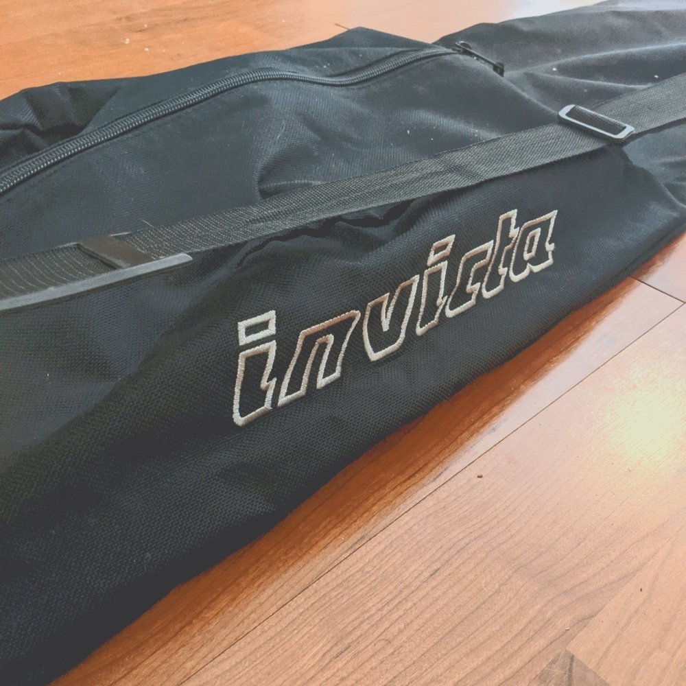 Invicta Travel Baggage bag // snowboarding…